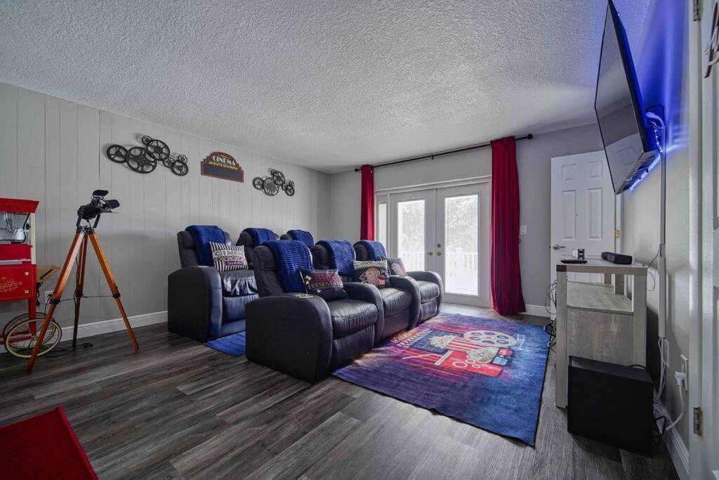 Stylish Lake Home With Huge Pool, Arcade With Ps5,And Theater Just 5 Min From Legoland ウィンターヘイブン エクステリア 写真