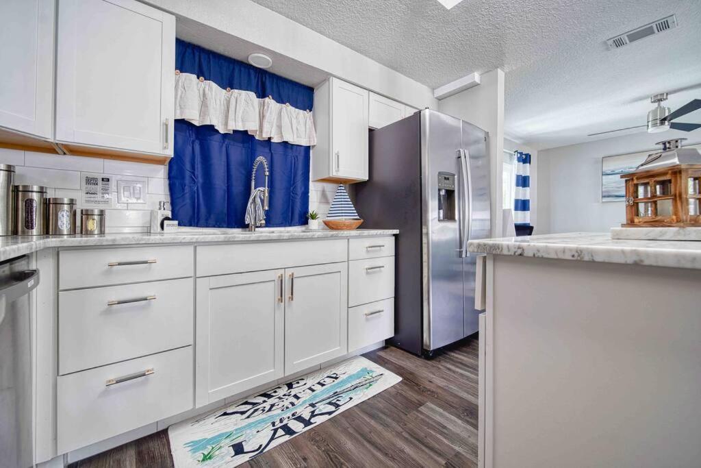 Stylish Lake Home With Huge Pool, Arcade With Ps5,And Theater Just 5 Min From Legoland ウィンターヘイブン エクステリア 写真